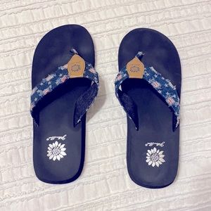 Yellow box Firecracker flip flops size 9 EUC